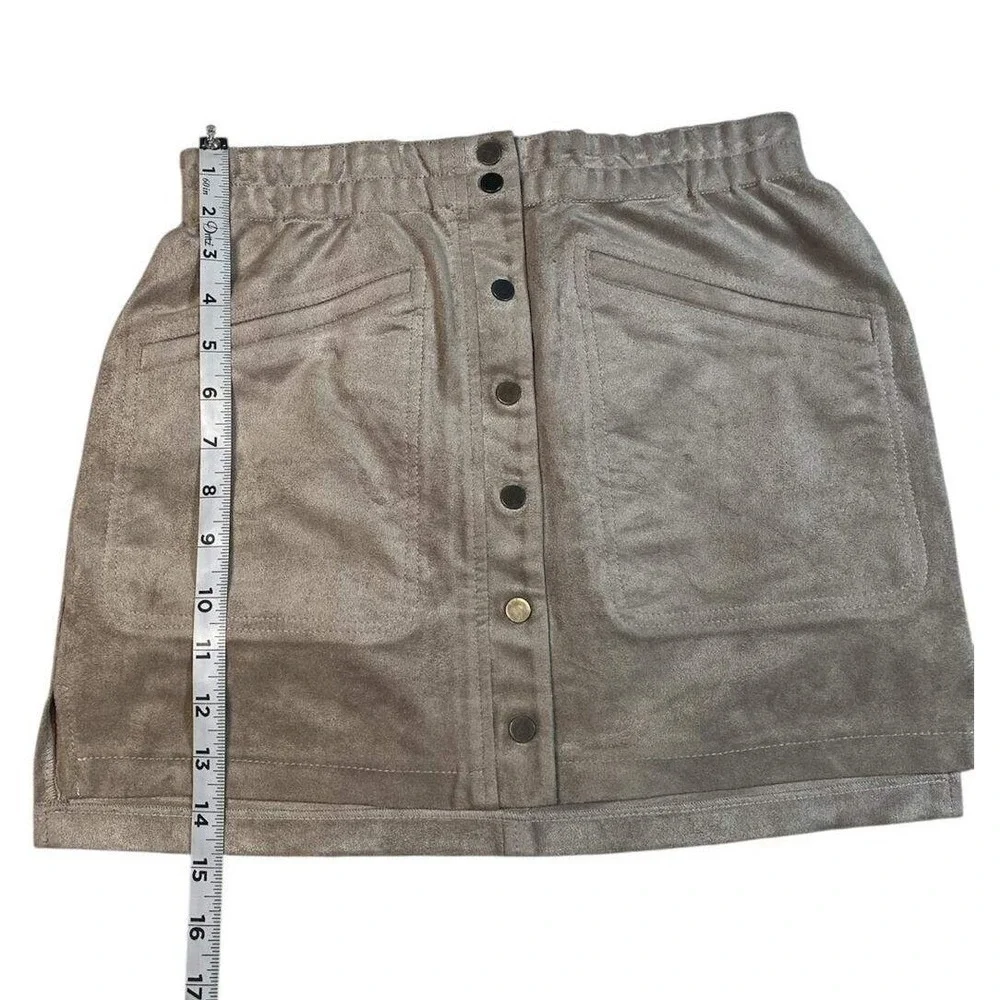 BCBGMAXAZRIA Faux Suede Mini Skirt Button Front Pockets Beige XXS‎ Nwot ($138)